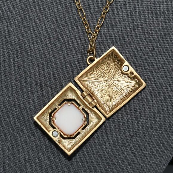 J. Crew Red Gold Locket Long Necklace, Magnetic Clasp, Perfume Photo, 30 Inches - Picture 5 of 7